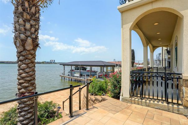 Exterior, Water