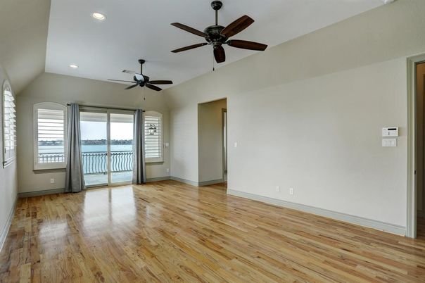 Empty room, Interior, Recessed Lighting, Water, Wood Texture Flooring