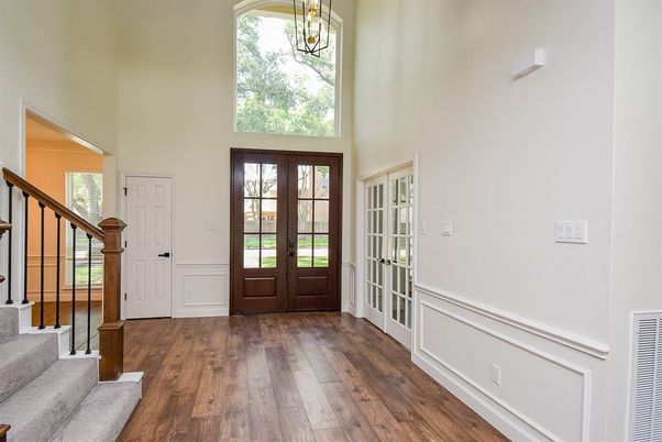 Chandelier, Interior, Wood Texture Flooring