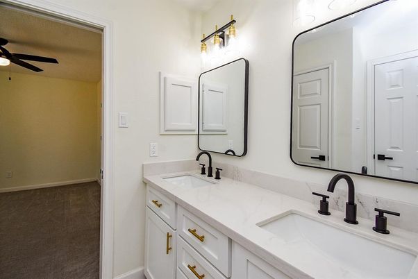 Bathroom, Dual Sink Vanities, Interior