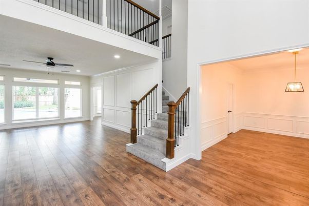 Interior, Pendant Lights, Recessed Lighting, Wood Texture Flooring