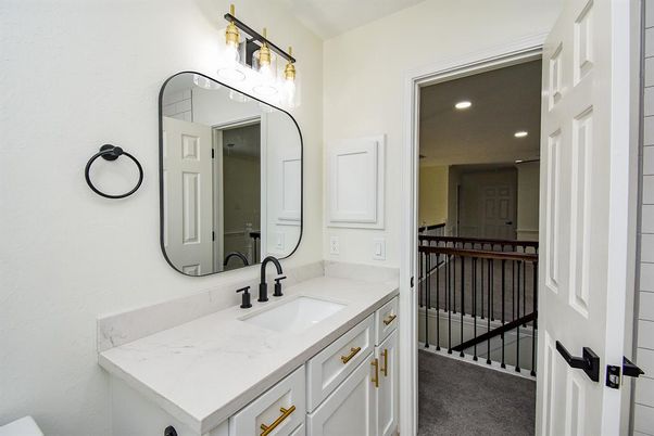 Bathroom, Interior, Recessed Lighting