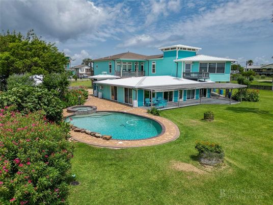 Backyard, Exterior, Pool