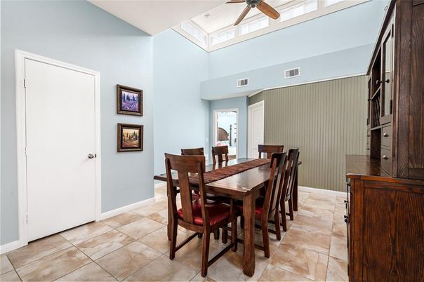 Dining room, Interior