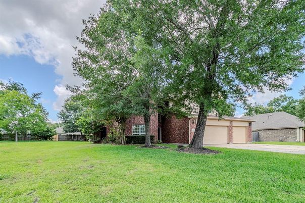 Backyard, Detached Garage, Exterior
