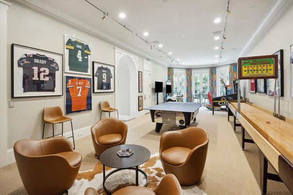 Game Room, Interior, Recessed Lighting
