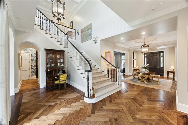 Chandelier, Dining room, Interior, Pendant Lights, Recessed Lighting, Wood Texture Flooring