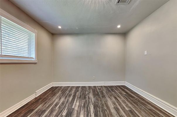 Empty room, Interior, Recessed Lighting, Wood Texture Flooring