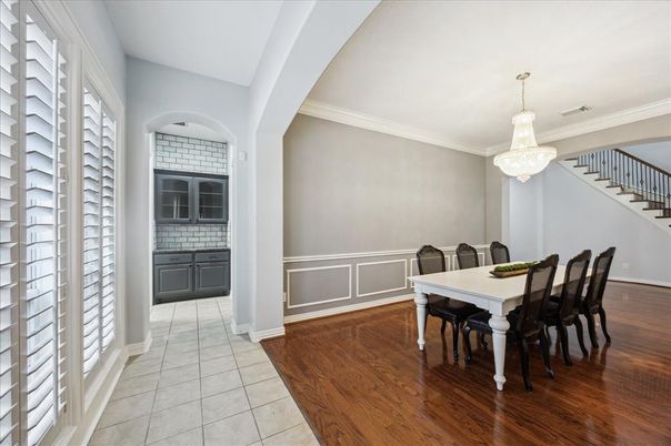 Chandelier, Dining room, Interior, Wood Texture Flooring