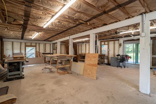 Game Room, Interior