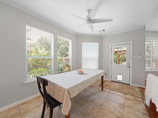 Dining room, Interior