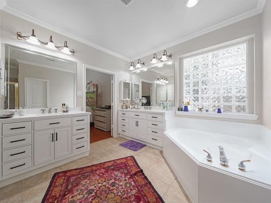 Bathroom, Dual Sink Vanities, Interior, Recessed Lighting