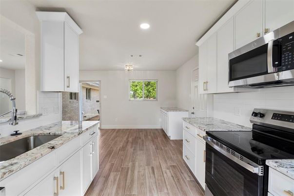 Interior, Kitchen, Recessed Lighting, Wood Texture Flooring