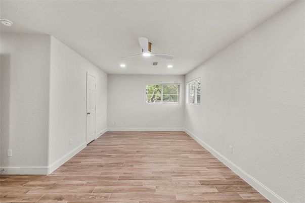 Empty room, Interior, Recessed Lighting, Wood Texture Flooring