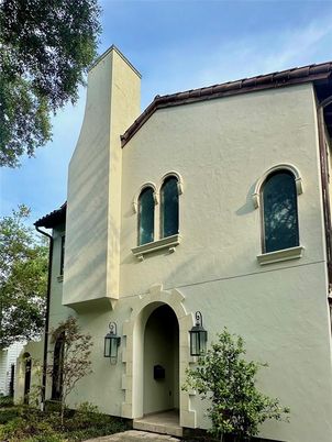 Exterior, Facade, Spanish Mediterranean