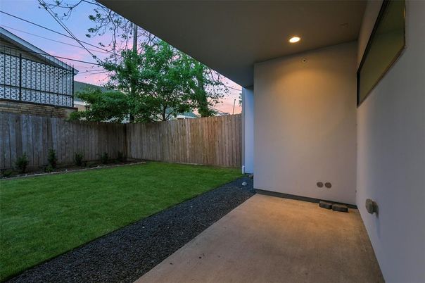 Backyard, Exterior