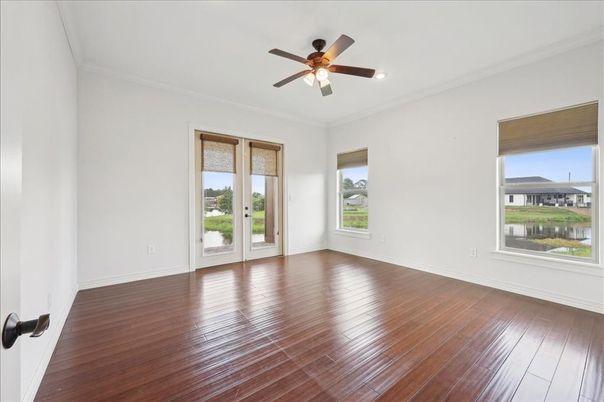Empty room, Interior, Recessed Lighting, Wood Texture Flooring