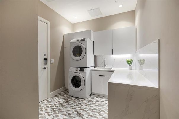 Interior, Recessed Lighting, Utility Closets, Washer
