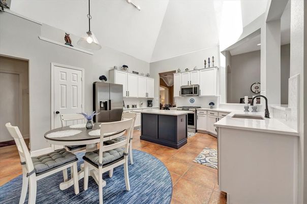 Dining room, Interior, Kitchen, Pendant Lights, Stainless Steel Appliances