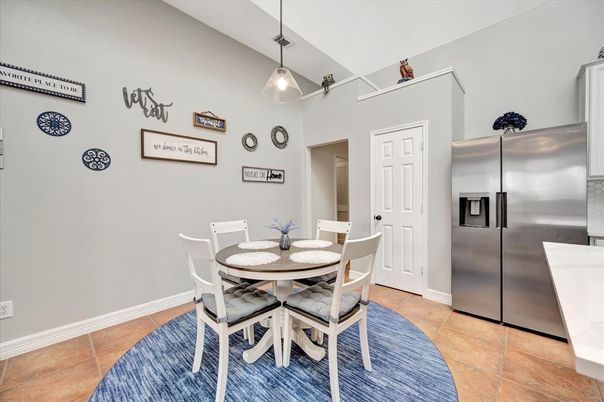 Dining room, Interior, Pendant Lights, Stainless Steel Appliances