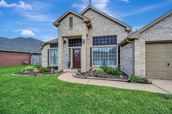 Attached, Exterior, Facade, Brick Facade, Brick Traditional