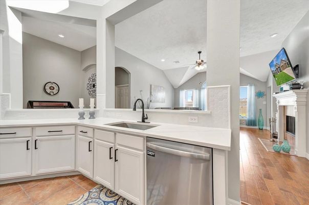 Fireplace, Interior, Kitchen, Recessed Lighting, Wood Texture Flooring