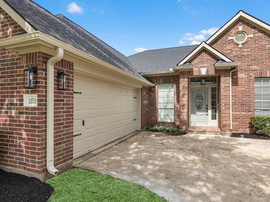 Attached, Exterior, Facade, Brick Facade, None