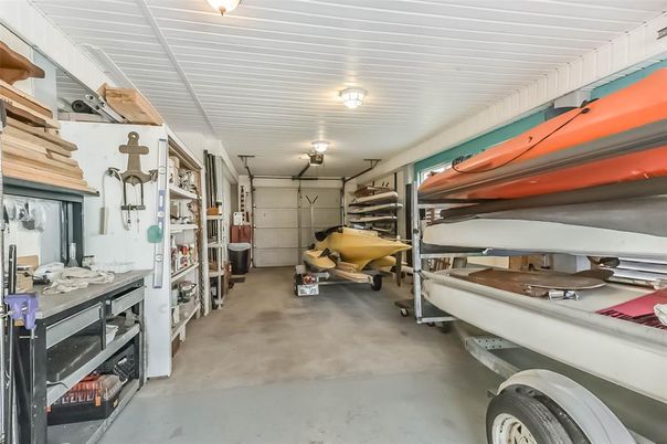 Garage, Interior