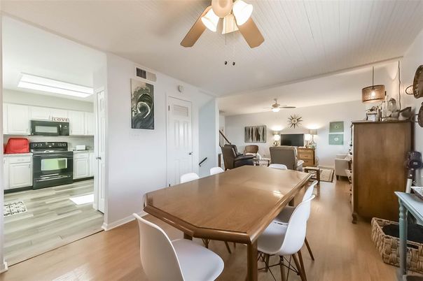 Dining room, Interior, Kitchen, Stainless Steel Appliances, Wood Texture Flooring