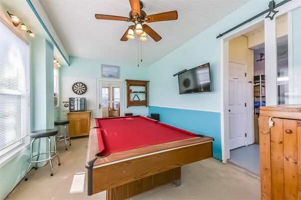 Billiard Table, Game Room, Interior