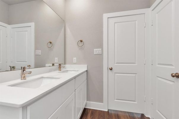 Bathroom, Dual Sink Vanities, Interior, Wood Texture Flooring