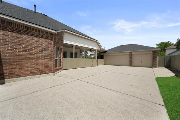 Detached Garage, Exterior