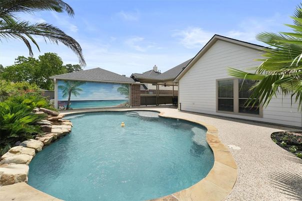 Exterior, Pool