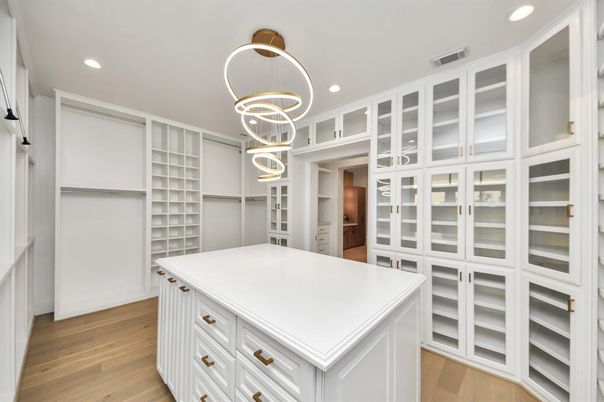 Interior, Pendant Lights, Recessed Lighting, Walk-in Closets, Wood Texture Flooring