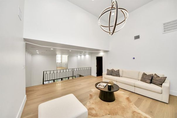 Interior, Living room, Pendant Lights, Recessed Lighting, Wood Texture Flooring