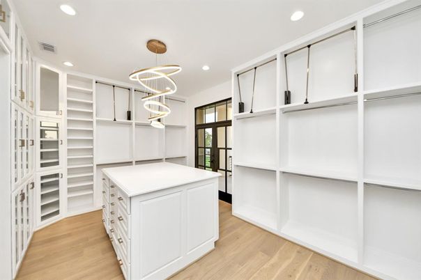 Interior, Pendant Lights, Recessed Lighting, Walk-in Closets, Wood Texture Flooring