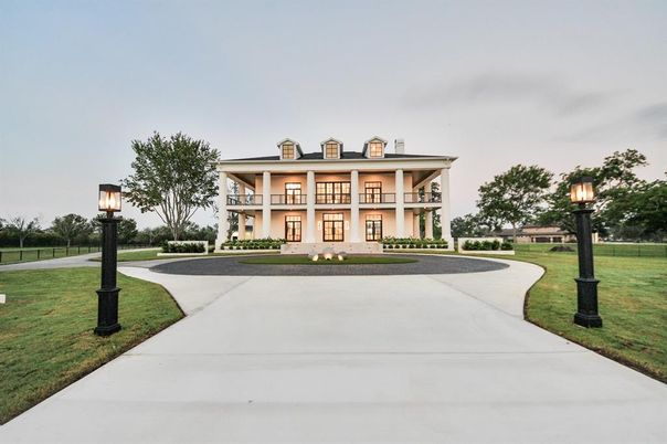 Backyard, Exterior, Facade, French Provincial