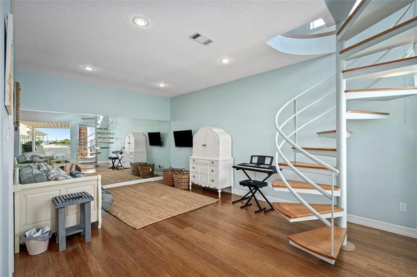 Interior, Recessed Lighting, Wood Texture Flooring
