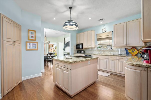 Dining room, Interior, Kitchen, Pendant Lights, Recessed Lighting, Wood Texture Flooring