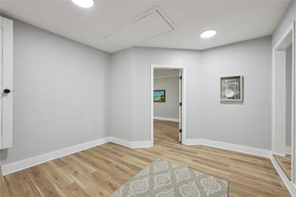 Empty room, Interior, Recessed Lighting, Wood Texture Flooring