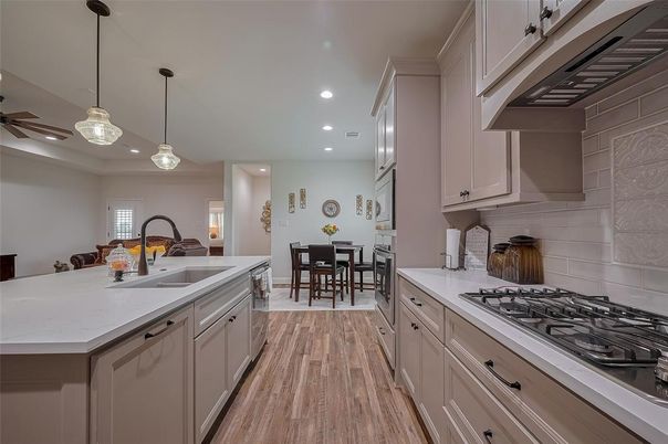 Dining room, Interior, Kitchen, Pendant Lights, Recessed Lighting, Wood Texture Flooring
