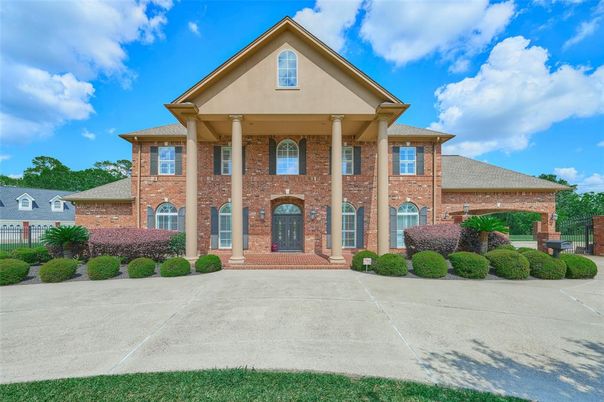 Exterior, Facade, Brick Facade, Brick Traditional