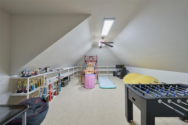 Game Room, Interior