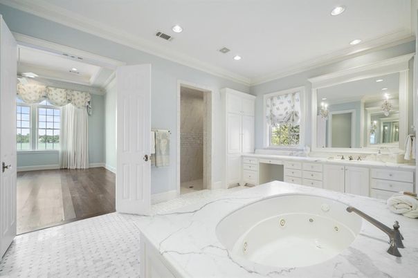Bathroom, Interior, Recessed Lighting, Wood Texture Flooring