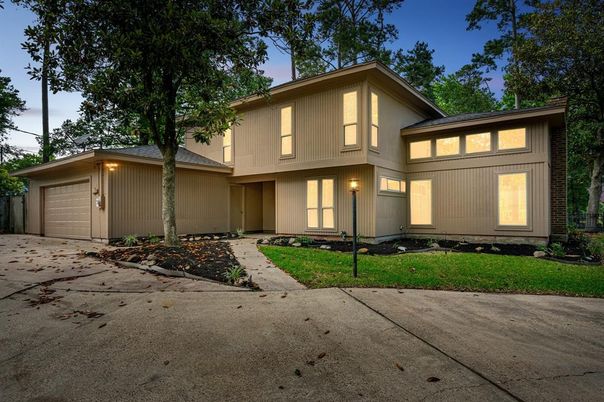 Attached, Detached Garage, Exterior, Facade, Farmhouse