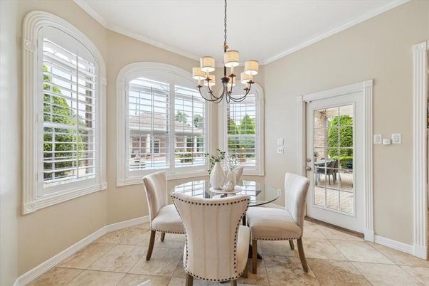 Chandelier, Dining room, Interior