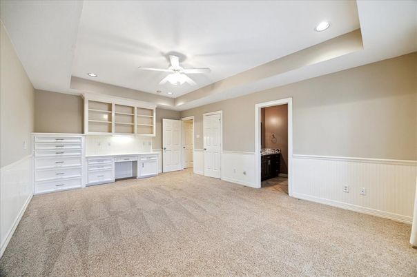 Empty room, Interior, Recessed Lighting