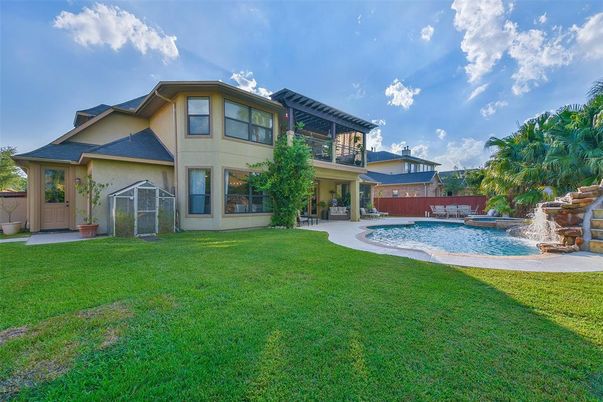 Backyard, Exterior, Pool