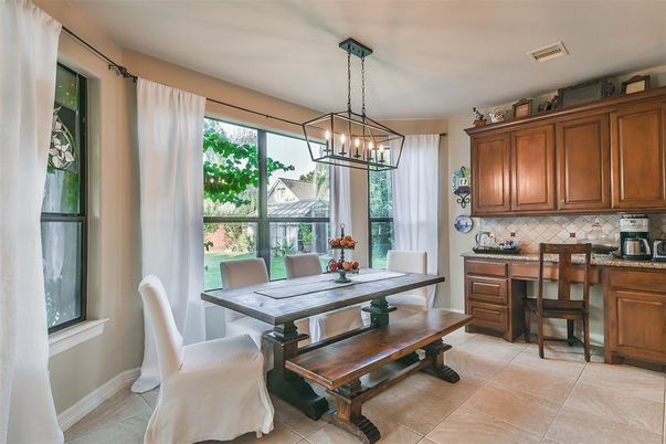 Chandelier, Dining room, Interior, Pendant Lights