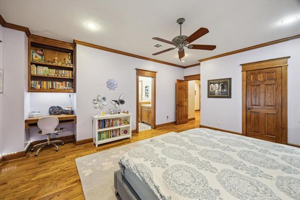 Home Office, Interior, Recessed Lighting, Wood Texture Flooring